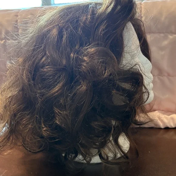 Luxurious Brown Wavy Hair Wig - Picture 3 of 7